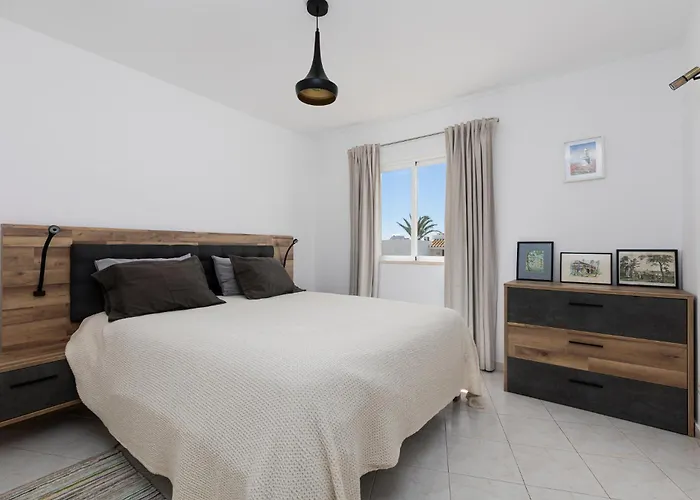 Estrelicia Direct Access * Porches (Algarve)